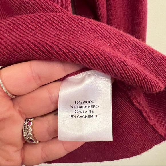 The Westside Sweater - Picture 4 of 5